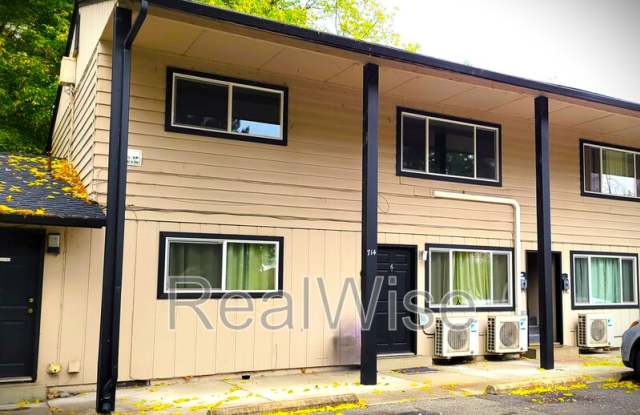 714 SE 10th St photos photos