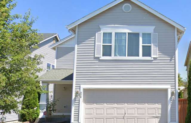 Beautiful 3 bed 2.5 ba house in highly desirable Liberty Ridge neighborhood - 326 Index Avenue Southeast, Renton, WA 98056