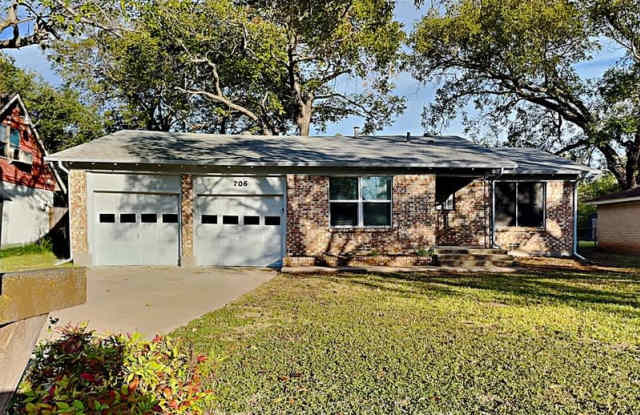 706 Lilly St photos photos