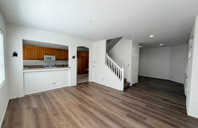 Sheridan Place: 3 Bed 2.5 Bath Attached Townhouse Gallery 3