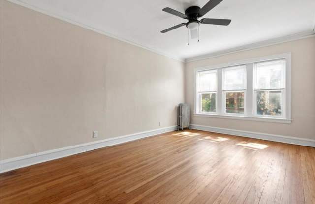 4105 N Spaulding, Gallery 1