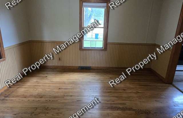 Updated 2 Bedroom Home Gallery 4