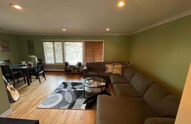 359 CONCORD PL APT 4 Gallery 3