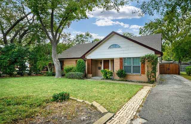 9221 Plano Road Gallery 2