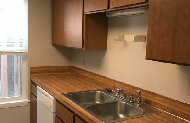 Updated 2 BR / 1.5 BA End Unit – Private Yard & Fresh Interior! photos photos
