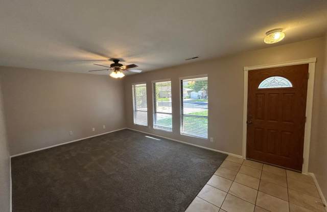 3 Bed, 2 Bath Home For Rent Gallery 3