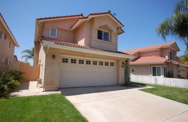 12165 Via Antigua - 12165 Via Antigua, Rancho San Diego, CA 92019