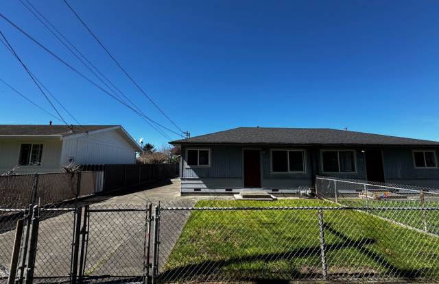 (1X) 3480-3482 D Street [PRM: Renee] photos photos