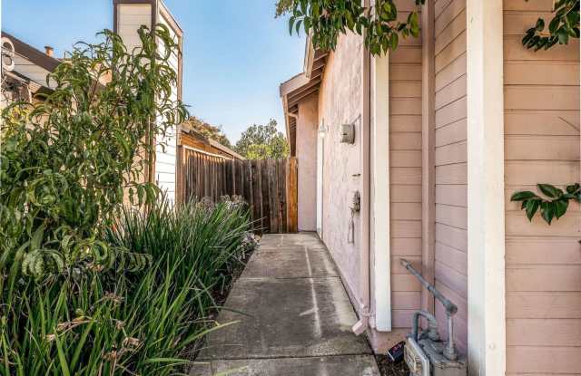 Spacious 3-Bedroom Townhouse in the Aborn/Evergreen Area – $3,800/Month Gallery 4