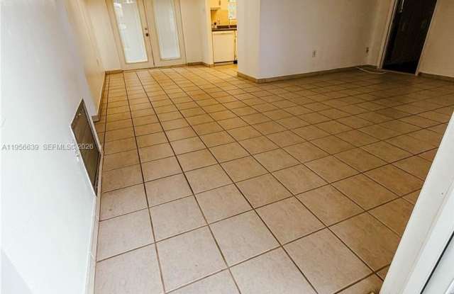 2591 NW 87th Ln photos photos