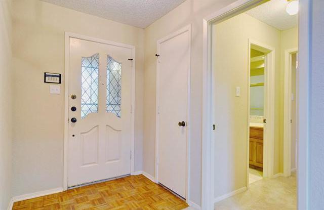 5872 Westhaven Drive Gallery 4