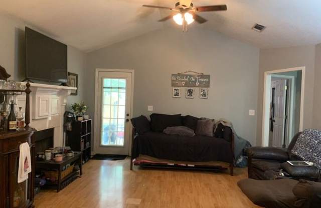1046 Barnett Bend Circle Gallery 3