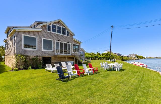 61 Dune Road Gallery 2