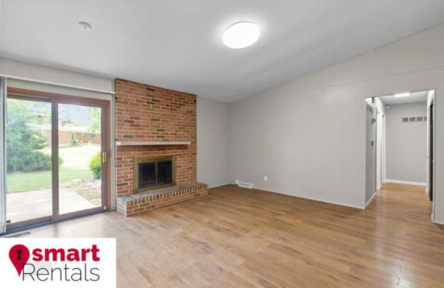 13008 Ferncrest Court Gallery 4