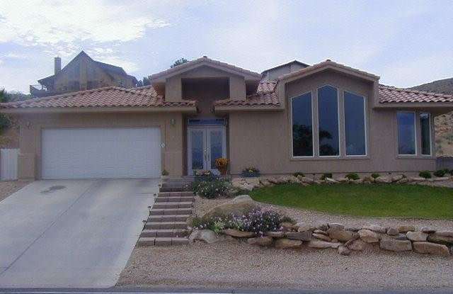 Beautiful 3 bedroom Home in Bloomington Hills photos photos
