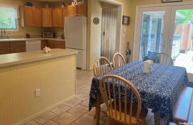 892 Evergreen Walk Gallery 3