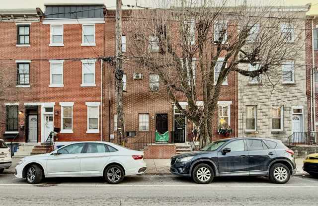 2528 Christian St photos photos