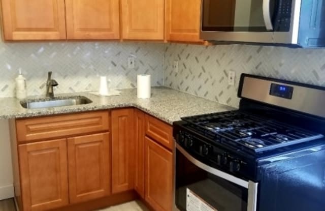 307 PERSHING AVE - 307 Pershing Avenue, Carteret, NJ 07008