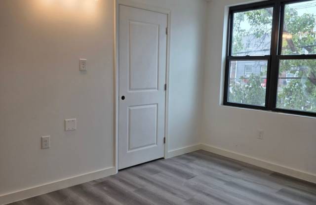 Brand-New Studio Apartment in the Heart of Queen Village Gallery 2