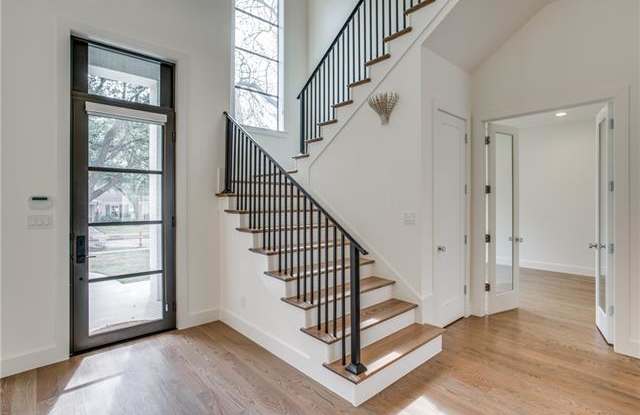 7533 Colgate Avenue Gallery 3