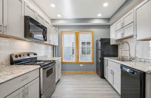 1704 Ashland, St. Paul (Available June 1st)- 7 Bedroom 3 Bathroom Gallery 4