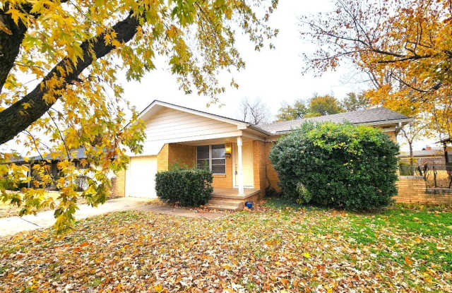 3 Bed 1.5 Bath 1 Car Garage in the Henderson Hills Addn Edmond, OK photos photos