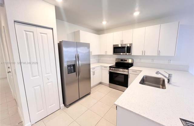 3760 SW 50th Ave photos photos