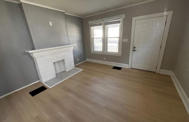 2745 Steele Avenue photos photos