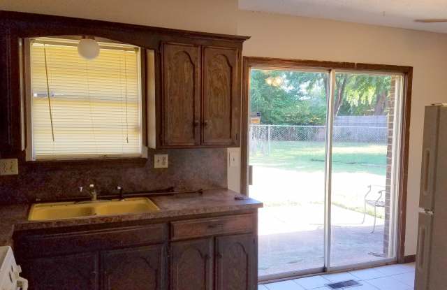 609 Robin Hill Road - 1 Gallery 4