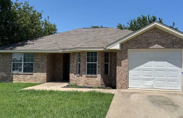 Spacious 3 Bedroom Home photos photos