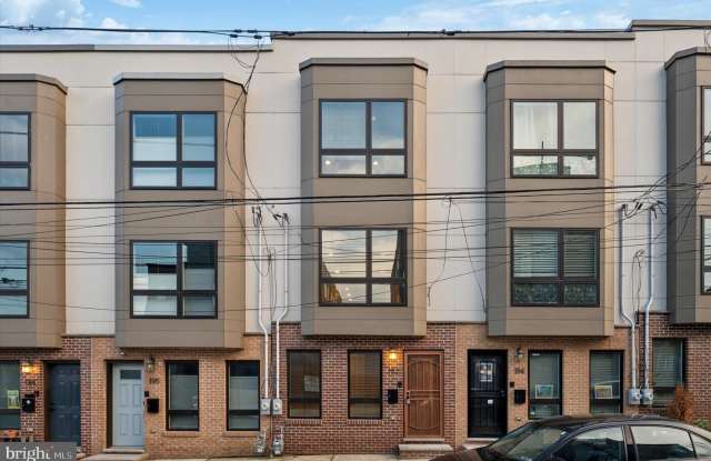 192 W OXFORD STREET - 192 West Oxford Street, Philadelphia, PA 19122