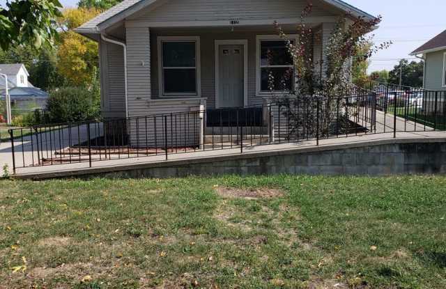 Spacious 3 Bed / 2 Bath Home – Updated  Move-In Ready August 1st photos photos