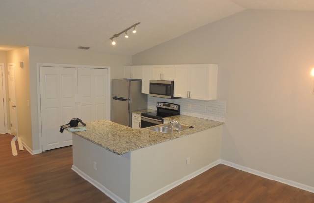 1006 Wood Creek Drive #8 - 1 Gallery 2