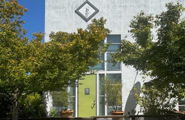Modern 1BD/2BA Loft Just Minutes from Downtown Sonoma! photos photos