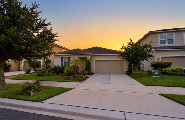 Beautiful 3BR/2BA Home with Outdoor Kitchen, Solar Panels & Fenced Yard | Northridge Estates Gallery 1