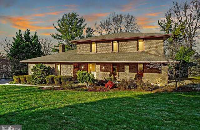 3240 ROUND HILL ROAD - 3240 Round Hill Road, East York, PA 17402