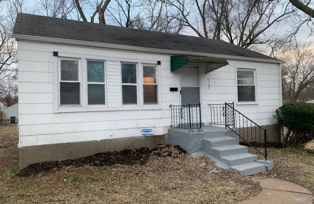 8122 Airport Rd - 8122 Airport Road, Berkeley, MO 63134