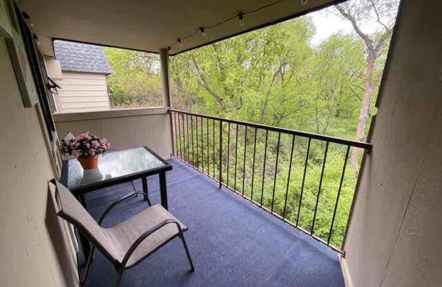 4001 Heritage Hills Dr - 4001 Heritage Hills Drive, Bloomington, MN 55437