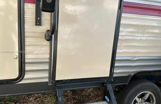 3211 SW 47th Ave photos photos