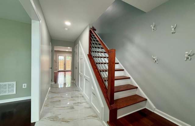 7962 REVENNA LN Gallery 2