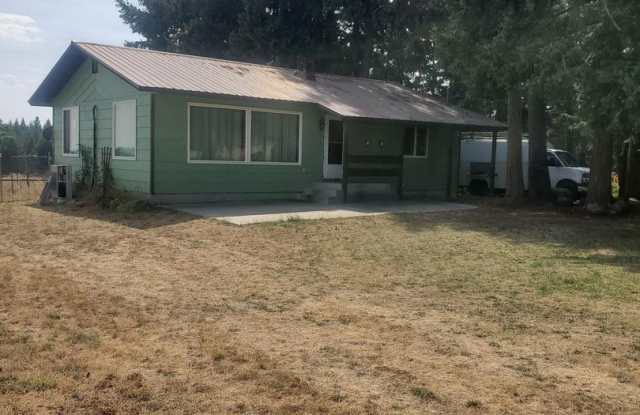 2 bedroom 1 bath home with view and shop - 8105 West Valley Road, Spokane County, WA 99110