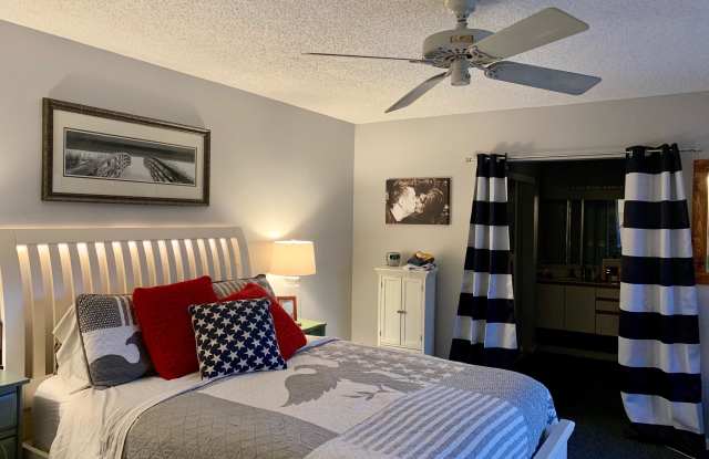 4560 Suburban Pines Drive Gallery 4
