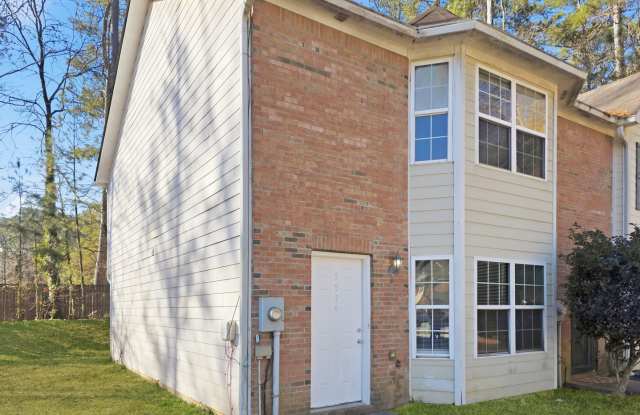 AVAILABLE NOW – Spacious 3BR/2.5BA Townhome | $1,500 | $500 Move-In Credit! photos photos