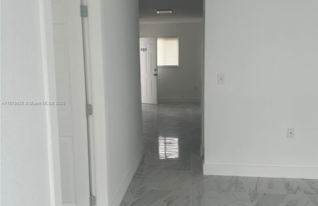 2750 Palm Ave photos photos
