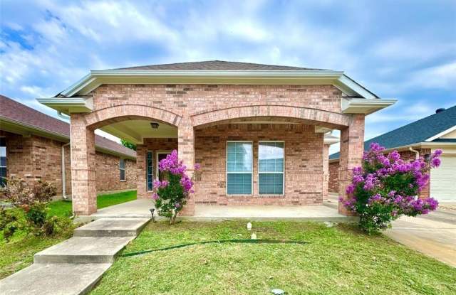 2639 Blackstone Drive - 2639 Blackstone Drive, Grand Prairie, TX 75052