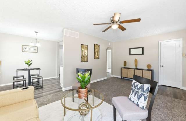 Charming 2-Bedroom Home with Finished Basement & Detached Garage! Gallery 4