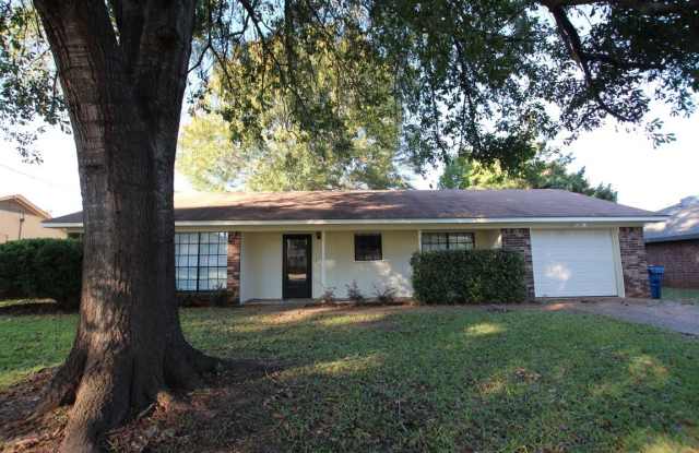 Coming Soon: Stunning 2 bedroom, 2 bath home in Whitehouse ISD! photos photos