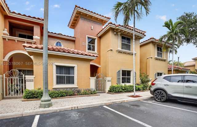 4927 N Harbor Isles Dr Gallery 2