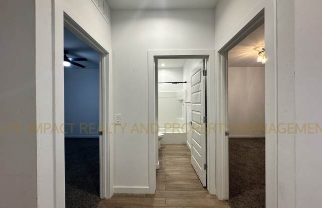 11112 South Weismann Drive Gallery 3