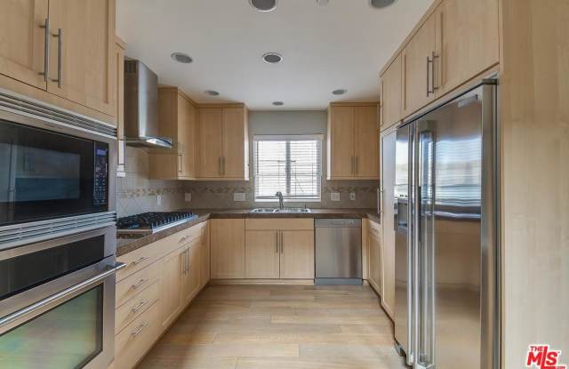 3005 GRAND CANAL Gallery 4